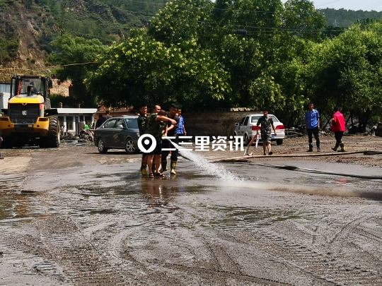 子长县城人口_子长煎饼(3)