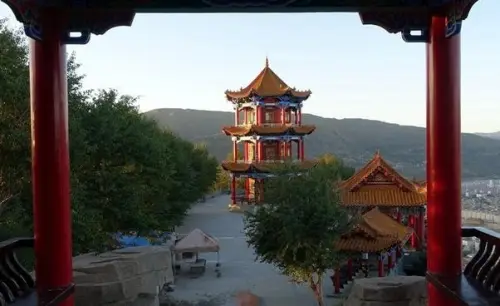 岷县不仅是中国当归之乡,也是"中国花儿之乡","中国洮砚之乡","中华