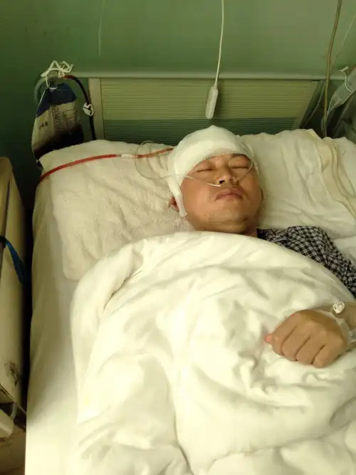 漢中教師患腦癌耗盡家底，他說聽天由命！妻子不甘為丈夫眾籌救命！