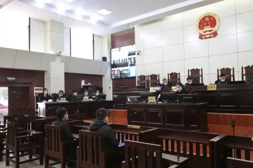 漢中一火鍋店制作使用“地溝油”，兩名廚師被判有期徒刑和從業(yè)禁止