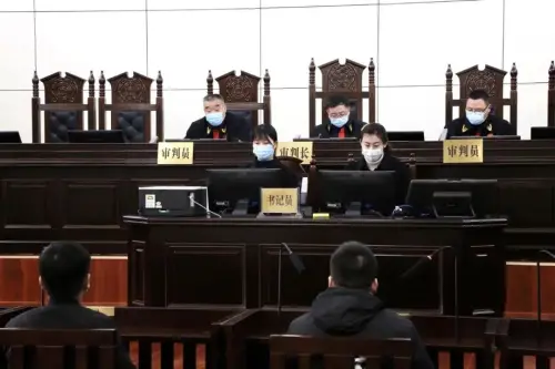 漢中一火鍋店制作使用“地溝油”，兩名廚師被判有期徒刑和從業(yè)禁止