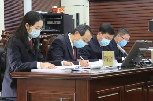 漢中一火鍋店制作使用“地溝油”，兩名廚師被判有期徒刑和從業(yè)禁止