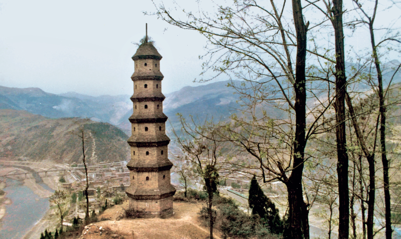 略阳南山塔又称略阳塔,福地祥云塔,位于陕西省汉中市略阳县城南翠屏山